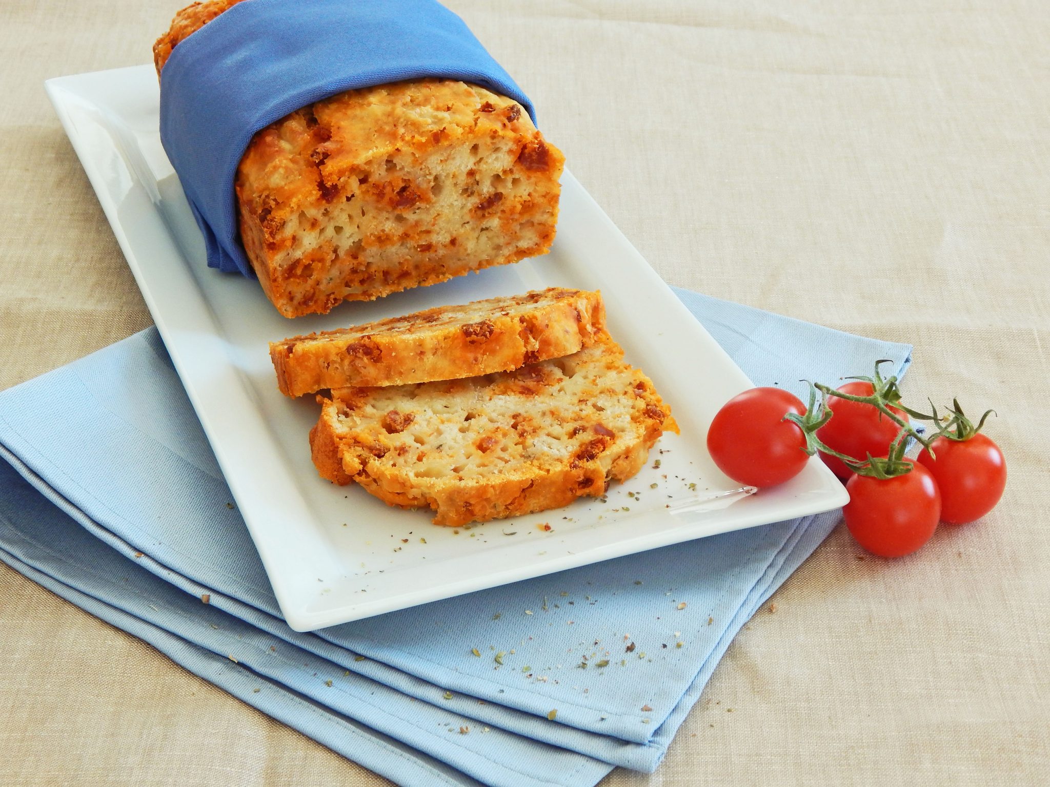 Bierbrot mit Chorizo und Bergkäse