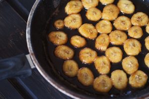 gebratene Bananen mit Honig und Zimt