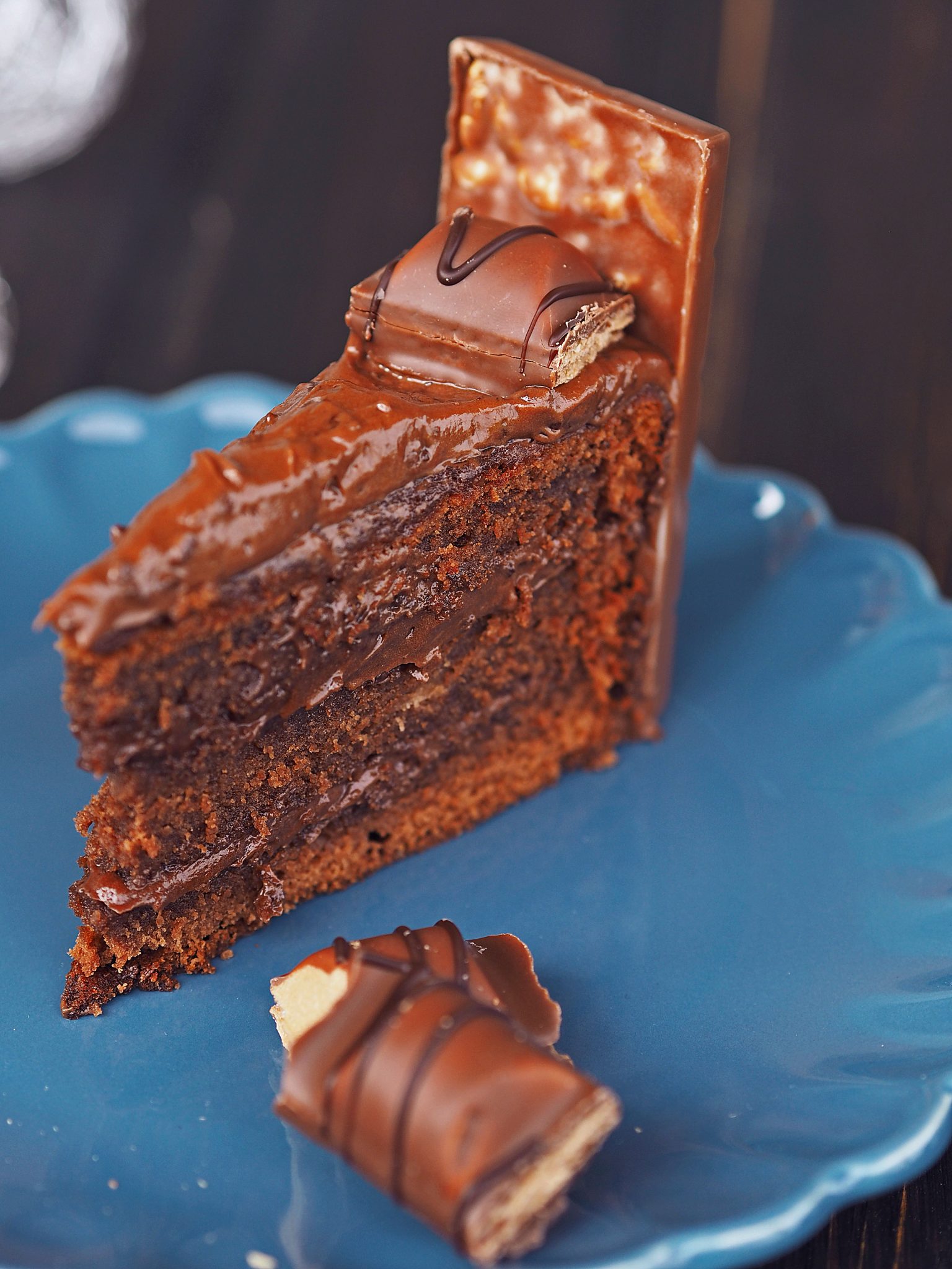 Schokoladencreme Torte mit Schokoriegeln