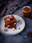 Brownies mit Salzkaramellsauce