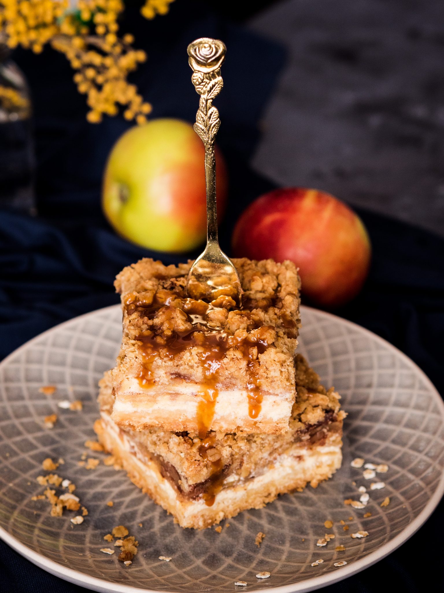 Apfel-Cheesecake mit Streuseln