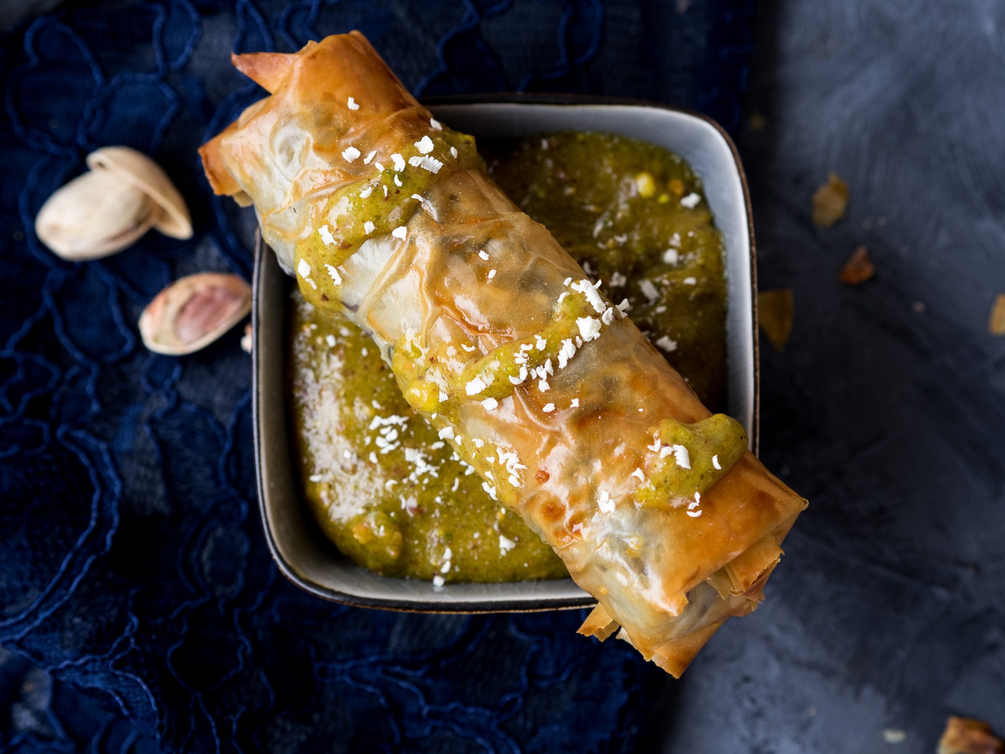 Heidelbeer-Strudelröllchen mit Pistazienpesto - * what bakes me smile