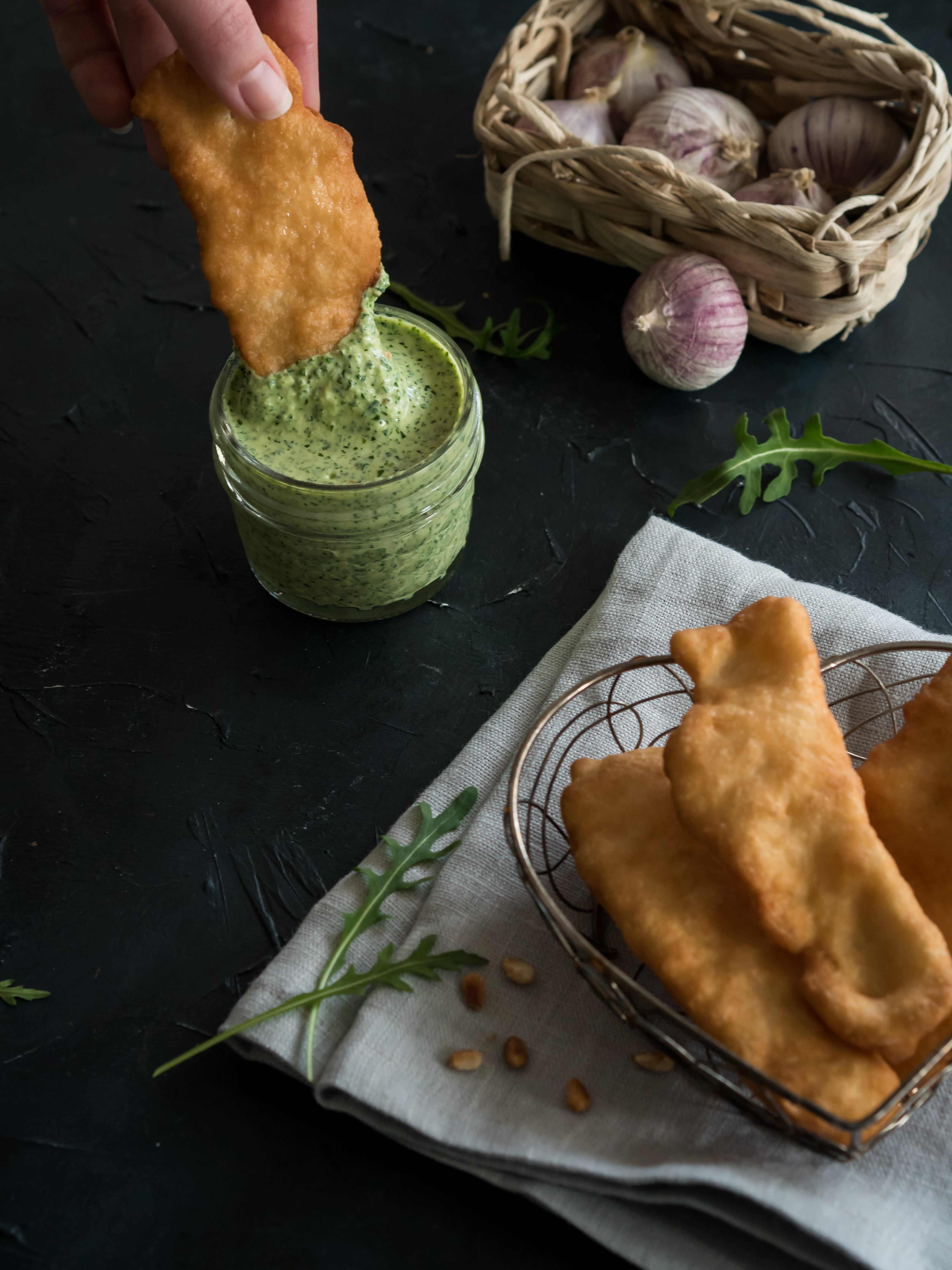 Langos mit Pestodip