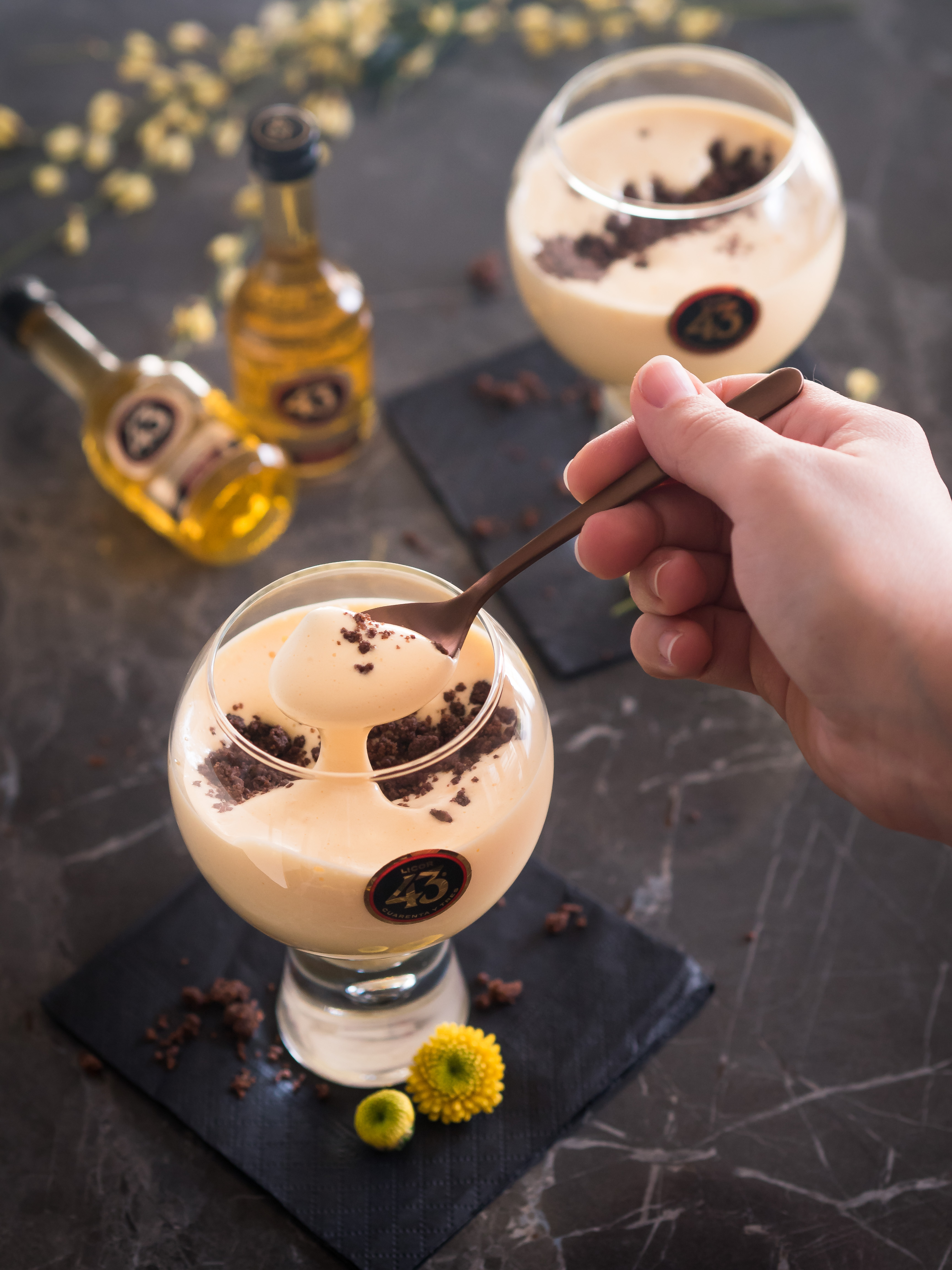 Zabaione mit Coffeecrumble